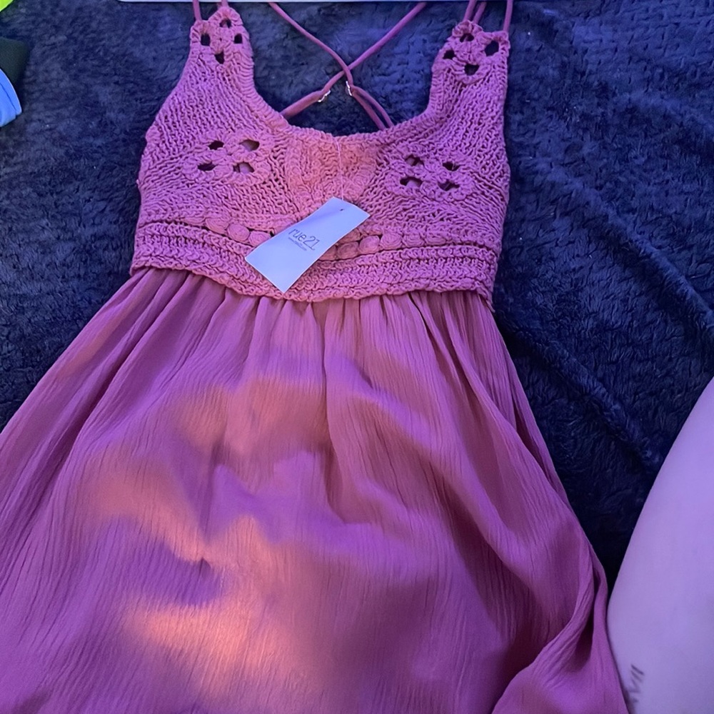 dark pink rue 21 shirt, size small, still has tags, never worn